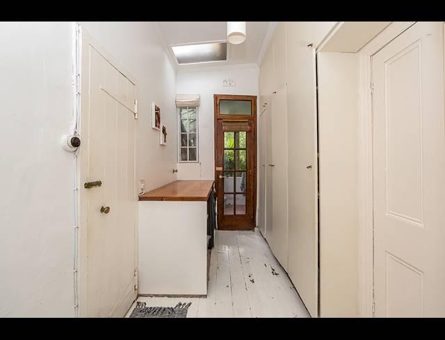 3 BEDROOM FREESTANDING TO LET IN ST JAMES